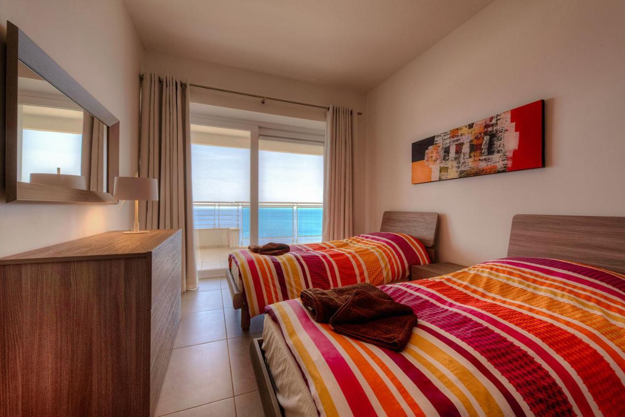 Seafront Apartment Слима Экстерьер фото