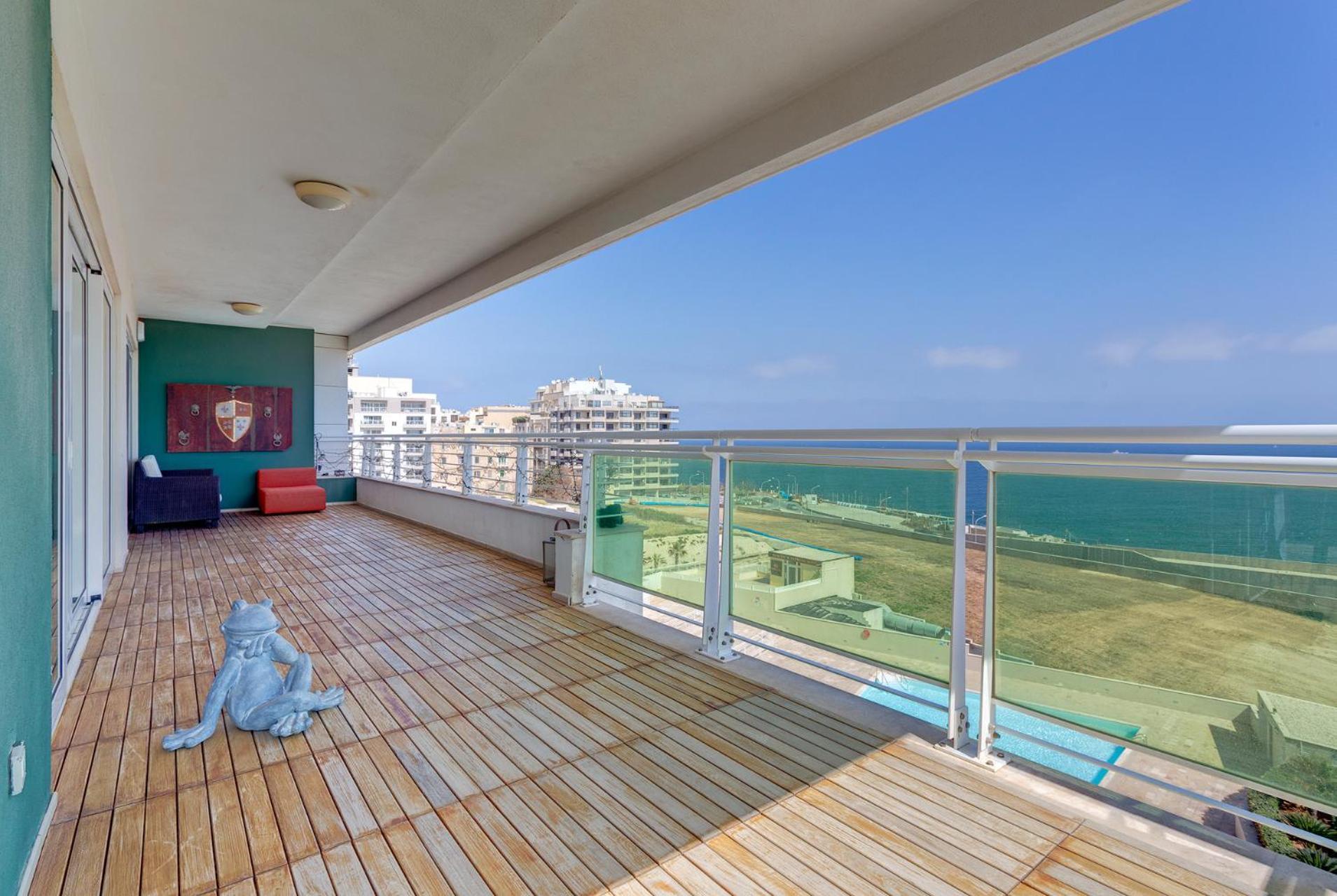Seafront Apartment Слима Экстерьер фото