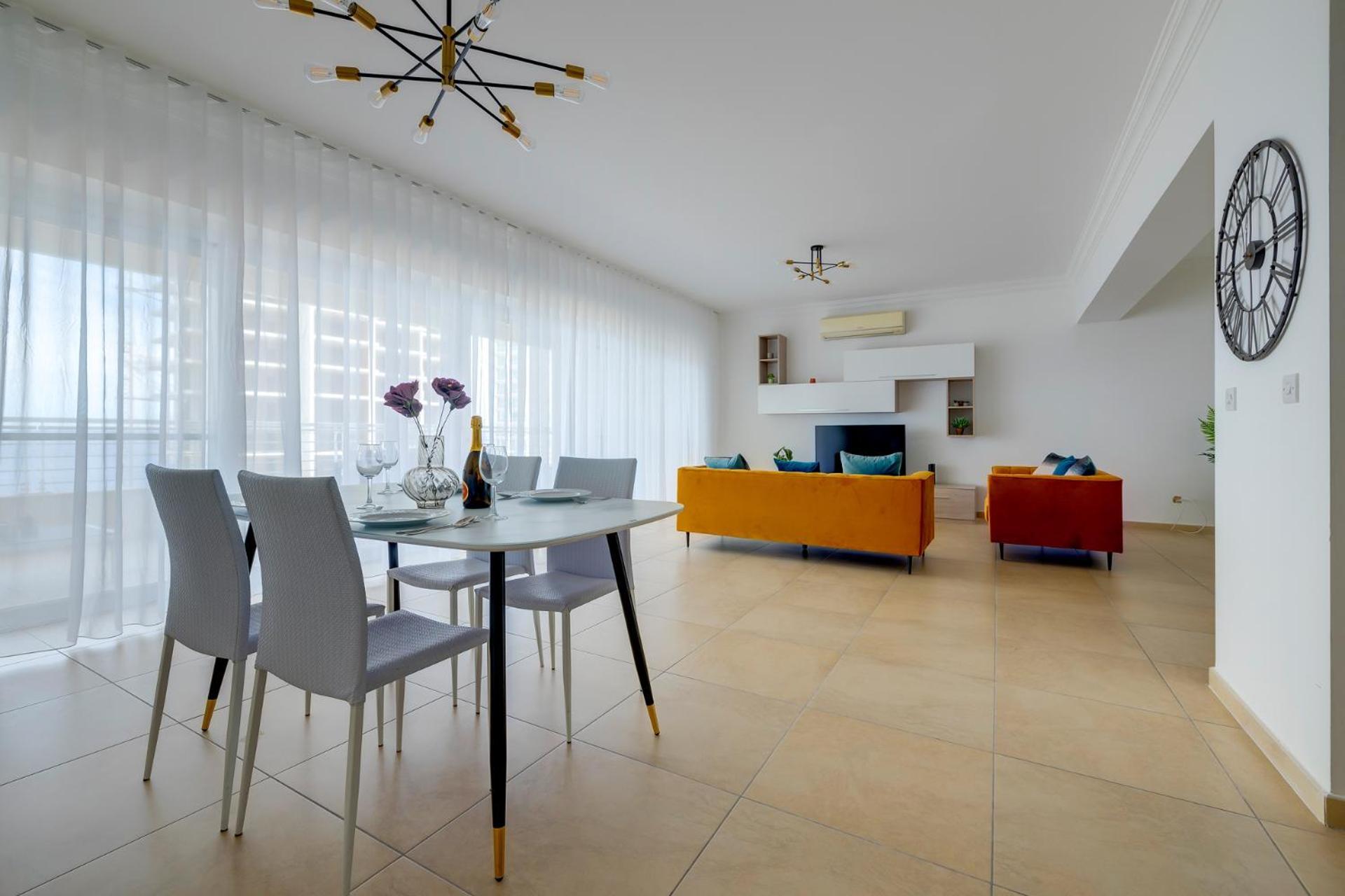 Seafront Apartment Слима Экстерьер фото