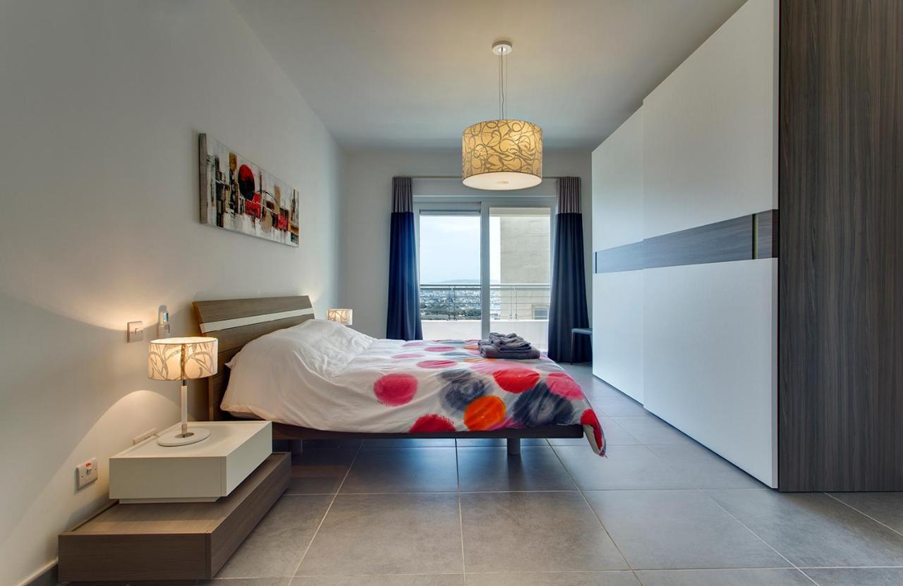 Seafront Apartment Слима Экстерьер фото